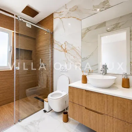 Oura Lux Villa